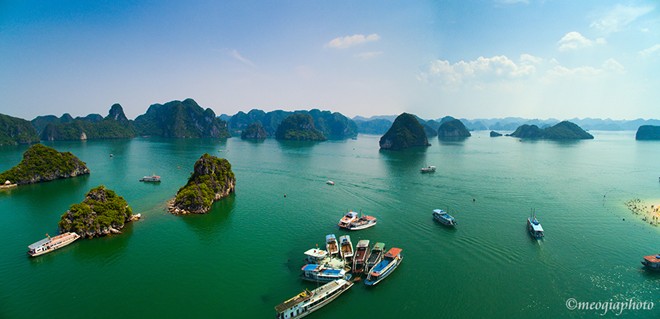 [-]Chùm[-]ảnh[-]tuyệt[-]đẹp[-]của[-]vịnh[-]Hạ[-]Long[-]nhìn[-]từ[-]trên[-]cao